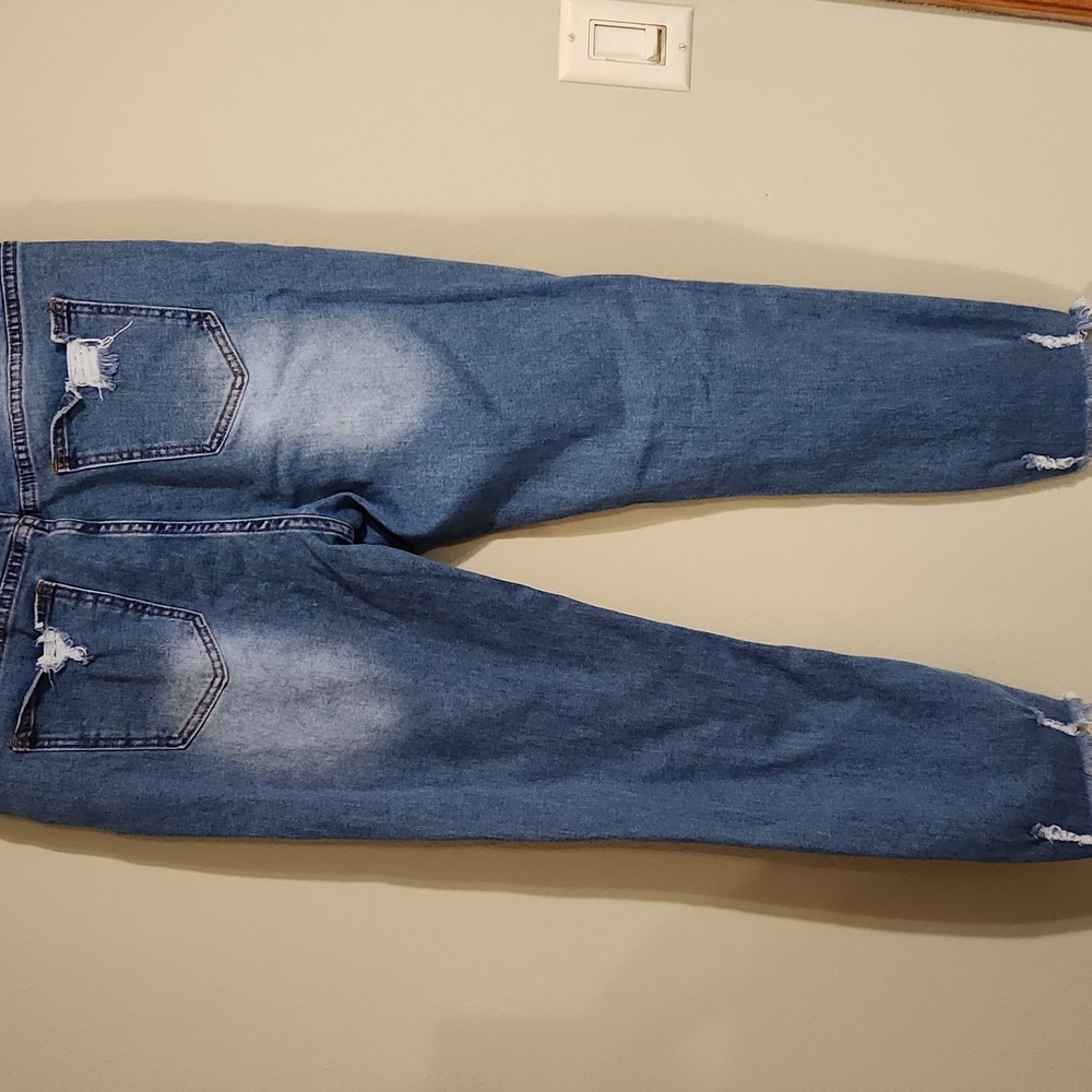 Womens Distressed Jeans 14